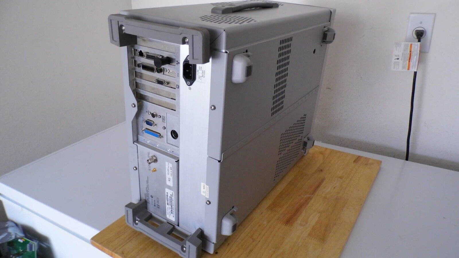 Agilent 86100A Infinium DCA Wide-Bandwidth Oscilloscope Agilent 86100A Infinium DCA Wide-Bandwidth Oscilloscope